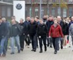 Streit um Sparkurs bei VW - Betriebsrat droht mit Gesprächsabbruch