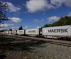 Maersk rechnet mit Umleitung um Suezkanal noch bis weit in 2025 hinein