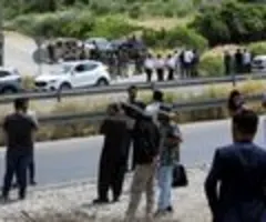 PKK-Kämpfer beginnen im Nordirak mit Waffenübergabe
