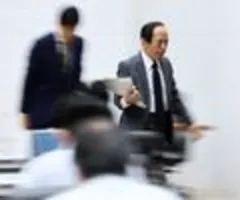 Japan hält Zins konstant und Tür für Erhöhung offen