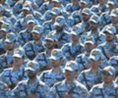 Staatsmedien: Iran beginnt Militärübungen - USA warnen vor Reisen