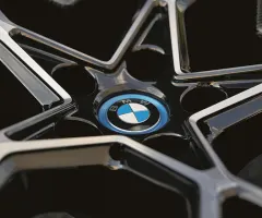 BMW - Bodenformation deutet sich an