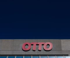 Otto meldet Einbruch - Inflation dämpft Kauflust der Kunden