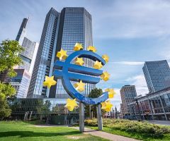Markt gegenüber den USA skeptischer als gegenüber der Eurozone