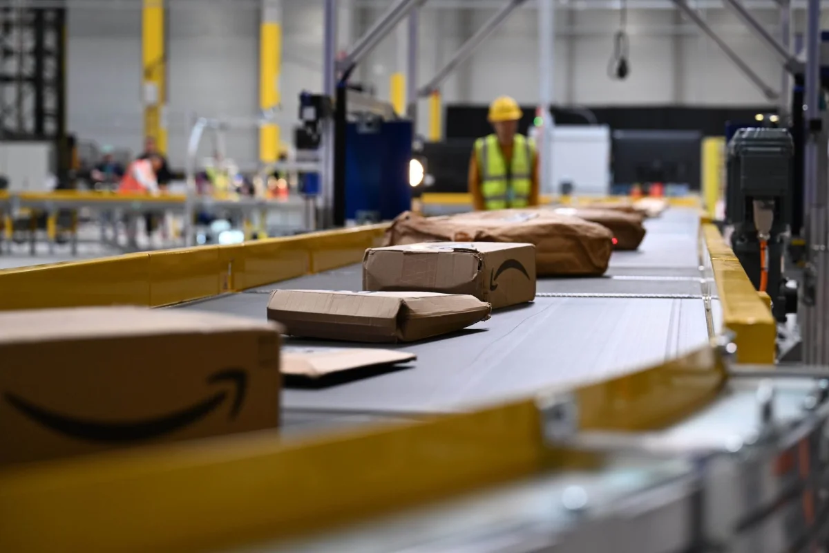 Amazon zahlt Mitarbeitern mehr Geld