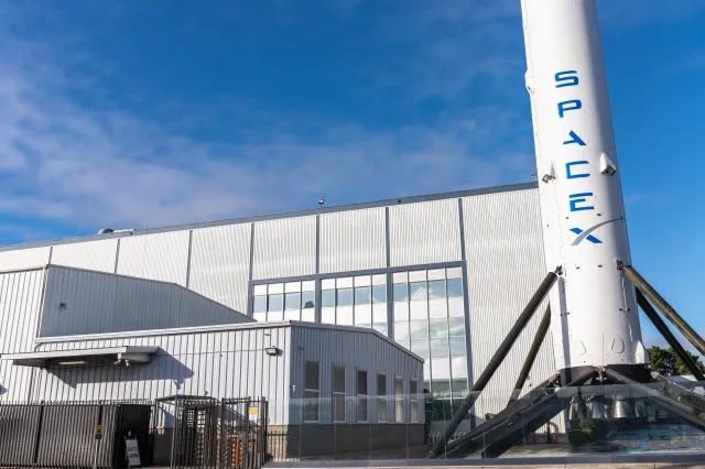 Auf dem Gelände der Weltraumfirma SpaceX.