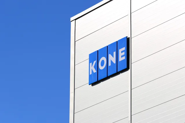 Kone-Logo auf Hauswand