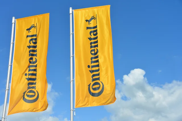 Flaggen mit Continental-Logo