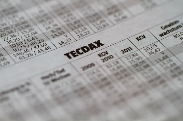 TecDax-Kurse in einer Zeitung sind zu sehen
