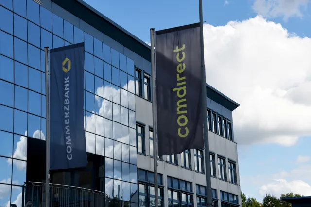 Eine Flagge der Comdirect.