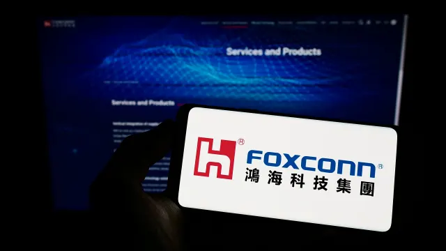 Foxconn-Logo auf Smartphone-Bildschirm