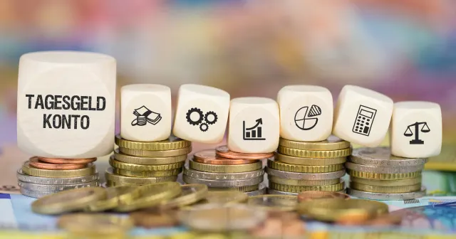 Euro-Münzen mit Würfeln