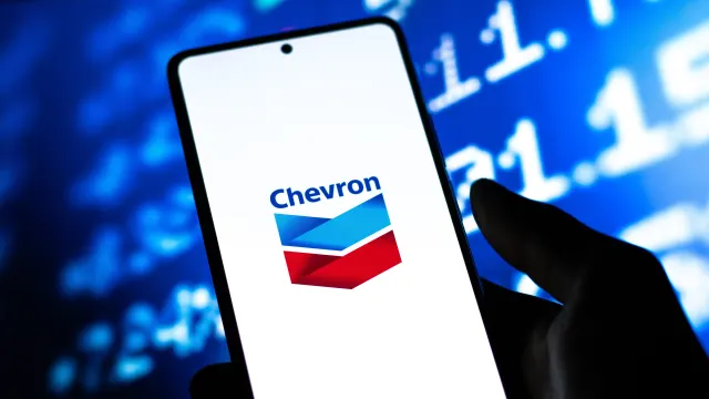 Chevron verfehlt Erwartungen: Umsatz und Gewinn rückläufig