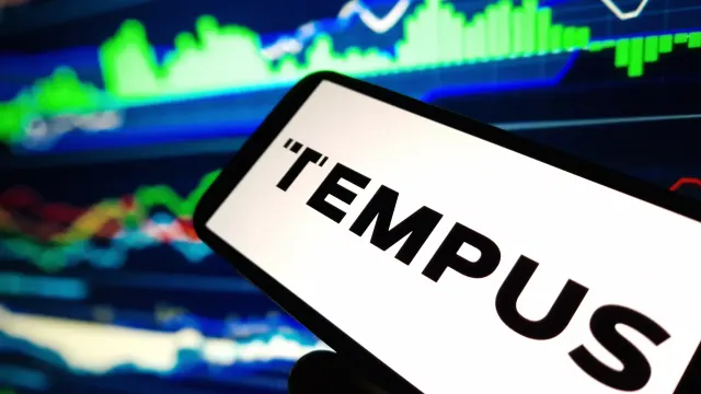 Tempus AI Logo auf einem Smartphone-Bildschirm
