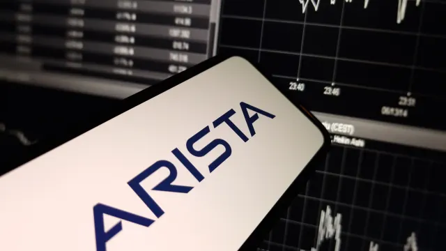Arista Networks: Die Aktie korrigiert nach Zahlen. Das hat einen Grund.