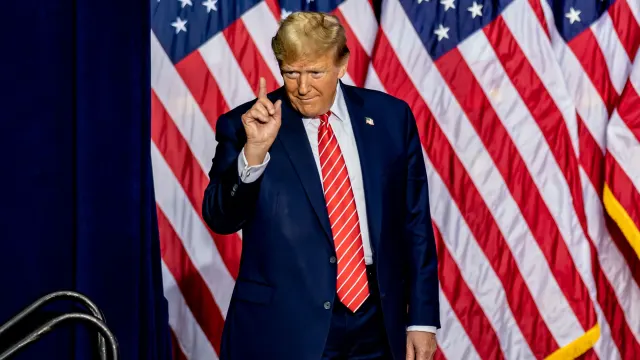 So stark würde der Dollar fallen, wenn Trump seinen Notenbankchef feuern würde