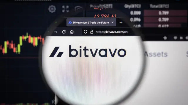 Durch Lupe vergrößertes Bitvavo-Logo