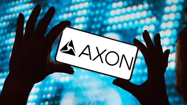 Axon Enterprise – mit Taser, Bodycam und Cloud auf Erfolgsspur