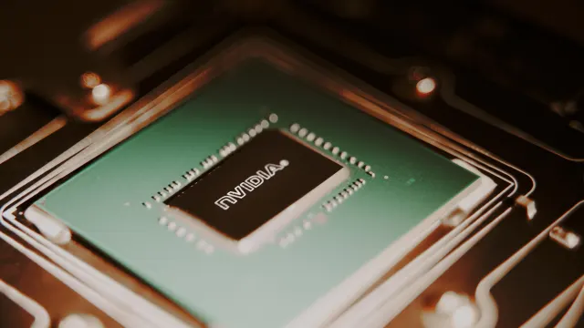 Ein Chip von Nvidia ist zu sehen.