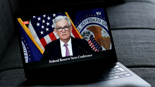 Die Fed verblüfft mit Prognosen - Anleger sollten daher diesen Indikator beachten