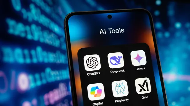 KI-Apps auf einem Smartphone