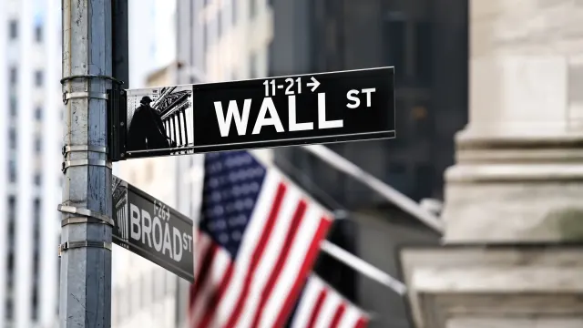 Das Straßenschild der Wall Street