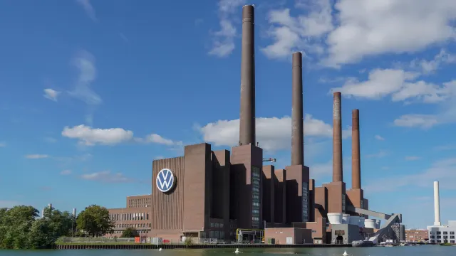 Das Volkswagen-Stammwerk ist zu sehen.