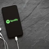 Spotify-Aktie im Fokus: Gelingt jetzt der Ausbruch?
