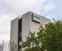 AKTIEN IM FOKUS: RWE vorbörslich gefragt - Bericht über Iberdrola-Interesse