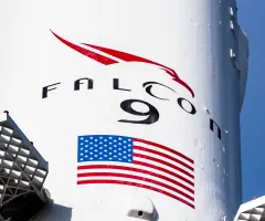 Das Logo der Falcon-Rakete von SpaceX ist zu sehen.
