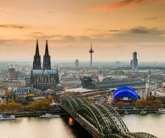 Umfrage: Deutsche Wirtschaft gewinnt etwas Schwung