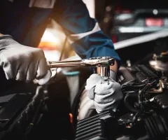Rüstungs-Börsenneuling Steyr Motors schießt auf Rekordhoch