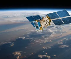 Ein Satellit umkreist die Erde.