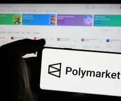 Jemand surft auf Polymarket