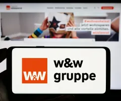 W&W-Logo auf Smartphone-Bildschirm