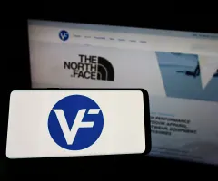 VF Corp Logo vor Laptop mit North Face Logo
