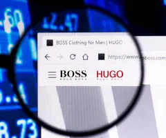 Dax fällt weiter – Hugo-Boss-Aktie stürzt nach Gewinnwarnung – Bitcoin erholt sich