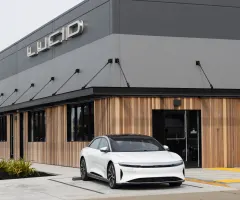 Ein Elektroauto der Marke Lucid.
