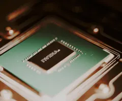 Ein Chip von Nvidia ist zu sehen.