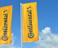 Flaggen mit Continental-Logo