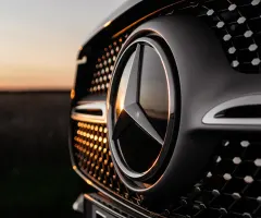 Mercedes-Benz auf Sieben-Monats-Hoch - Barclays-Studie stützt