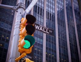 Wall Street: Konjunkturdaten ziehen die US-Märkte in den Keller - Netflix und Ebay unter den größten Verlierern, Docusign rauschen in den Keller