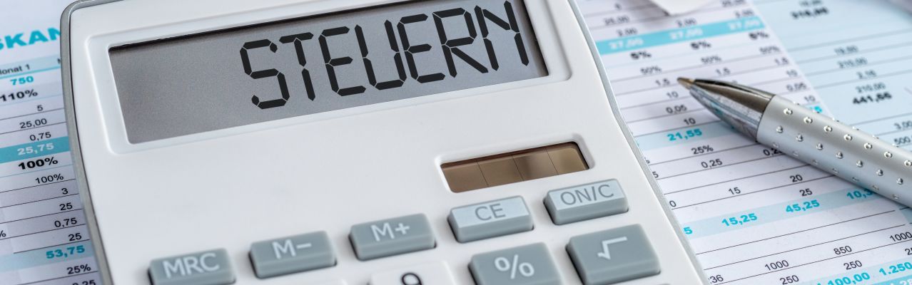 Steuererklärung 2025: Warum Anleger dieses Jahr ohne Erklärung bares Geld verschenken